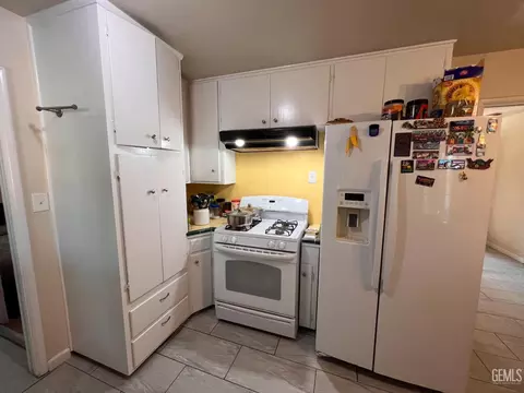 1930 Clinton St, Delano, CA 93215 photo 6