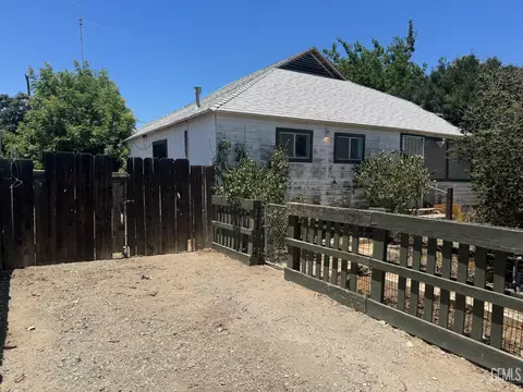 707 Tyler St, Taft, CA 93268 photo 1
