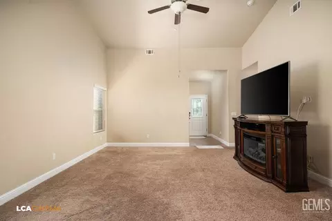 9434 Red Pine Dr, Shafter, CA 93263 photo 5