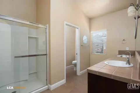 9434 Red Pine Dr, Shafter, CA 93263 photo 12