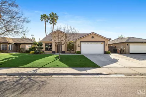 3606 Azure Dr, Bakersfield, CA 93312