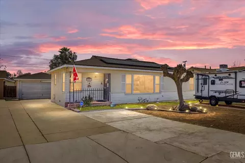 141 Loma Linda Dr, Bakersfield, CA 93305