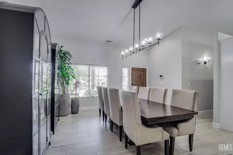 6800 Eagle Cap St, Bakersfield, CA 93313 photo 9