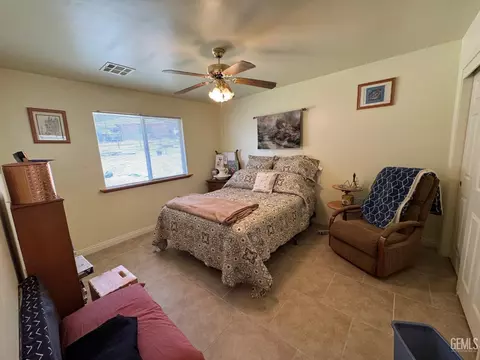 Bedroom - 22417 Citation St, Tehachapi, CA 93561 photo 2 of 2