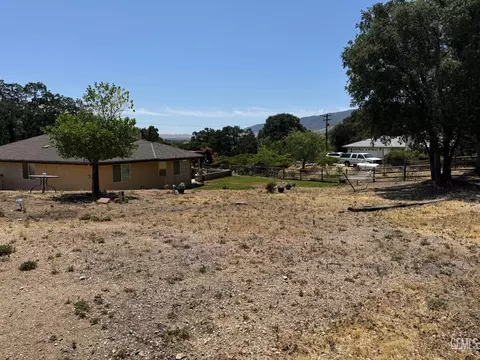 Exterior - 22417 Citation St, Tehachapi, CA 93561 photo 3 of 5