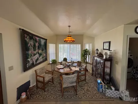 Dining - 22417 Citation St, Tehachapi, CA 93561 photo 1 of 1