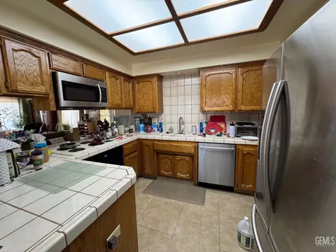 Kitchen - 22417 Citation St, Tehachapi, CA 93561 photo 1 of 1