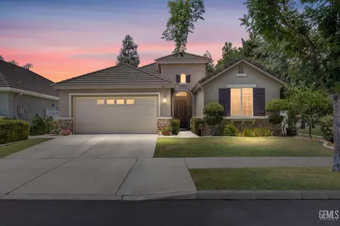 231 Port Logan Dr, Bakersfield, CA 93312