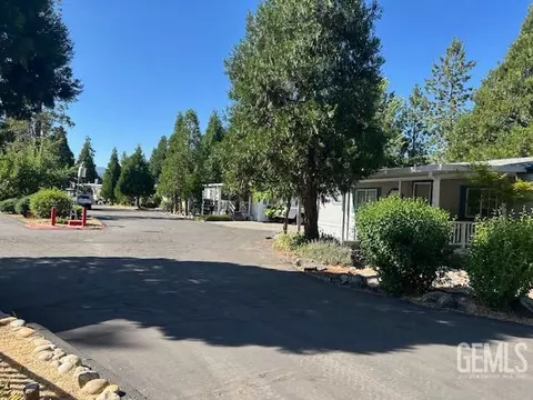 41941 Road 222, Oakhurst, CA 93644 photo 2