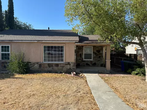 120 E San Emidio St, Taft, CA 93268 photo 2