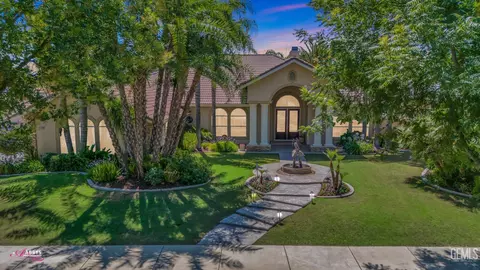 11709 Harrington St, Bakersfield, CA 93311