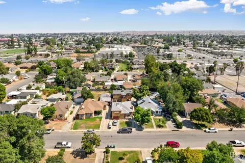 130 Highland Dr, Bakersfield, CA 93308