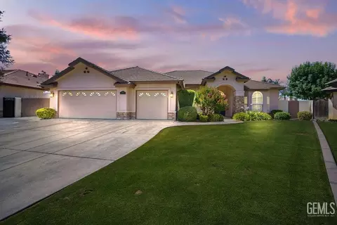 11609 Silver Crown Ave, Bakersfield, CA 93312