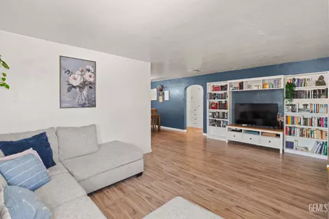 Other - 111 E Woodrow St, Taft, CA 93268 photo 5 of 11