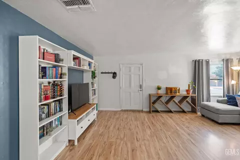 Other - 111 E Woodrow St, Taft, CA 93268 photo 4 of 11
