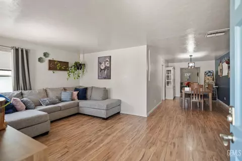 Other - 111 E Woodrow St, Taft, CA 93268 photo 2 of 11
