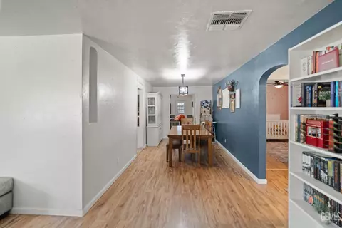 Dining - 111 E Woodrow St, Taft, CA 93268 photo 1 of 1