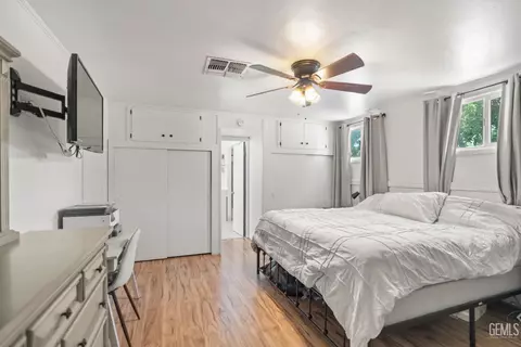 Bedroom - 111 E Woodrow St, Taft, CA 93268 photo 2 of 3