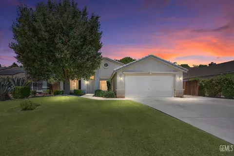 5836 S Greenhorn Mountain Ct, Bakersfield, CA 93313