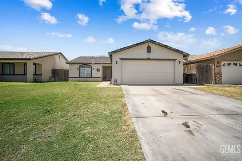 541 Sunset Meadow Ln, Bakersfield, CA 93308
