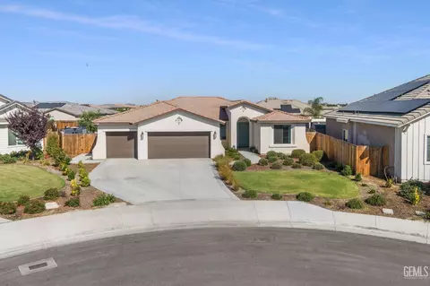 713 Winooski Ct, Bakersfield, CA 93314