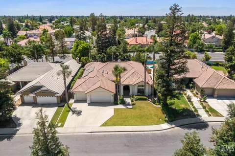 11005 Jadestone Dr, Bakersfield, CA 93311 photo 2