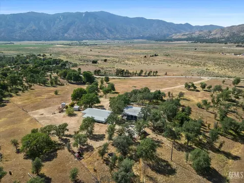 20830 Walker Basin Rd, Caliente, CA 93518 photo 1