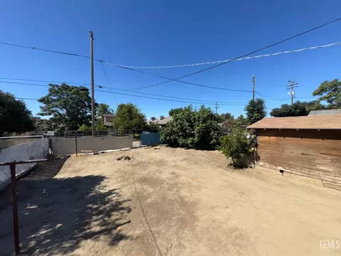 Exterior - 1065 12th St, Wasco, CA 93280 photo 2 of 3