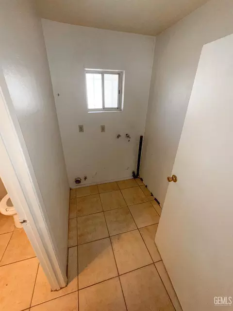 Other - 1065 12th St, Wasco, CA 93280 photo 2 of 3