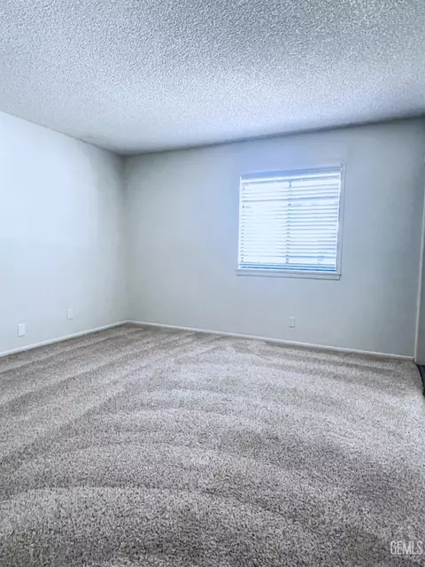 Bedroom - 22 Village Ln, Tehachapi, CA 93561 photo 5 of 6