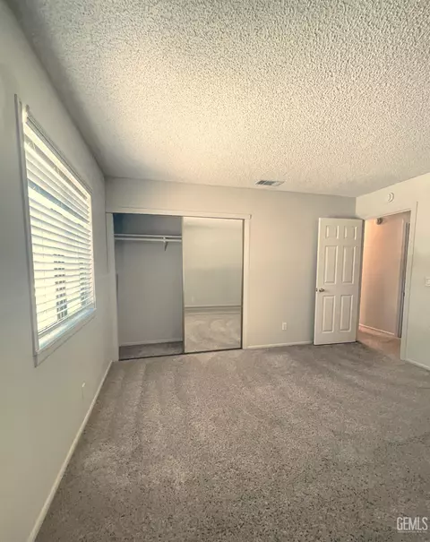 Bedroom - 22 Village Ln, Tehachapi, CA 93561 photo 4 of 6