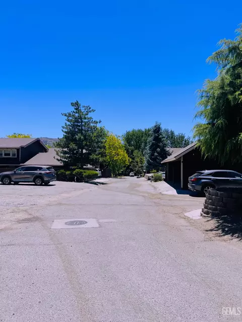 Exterior - 22 Village Ln, Tehachapi, CA 93561 photo 8 of 9