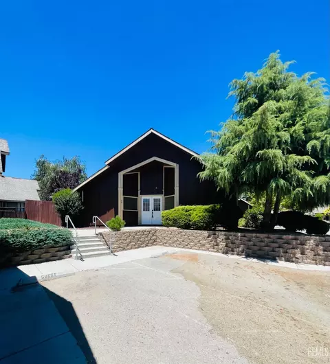 Exterior - 22 Village Ln, Tehachapi, CA 93561 photo 1 of 9