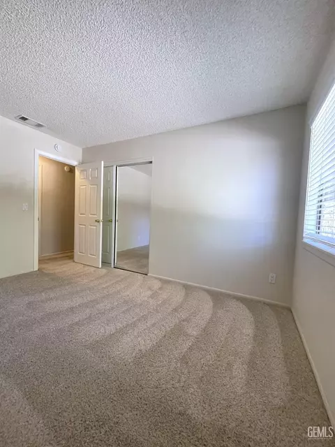 Bedroom - 22 Village Ln, Tehachapi, CA 93561 photo 3 of 6