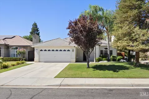 10700 Mirage Dr, Bakersfield, CA 93311