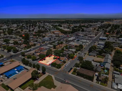 188 N Wall St, Shafter, CA 93263 photo 4