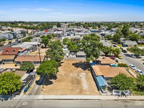 188 N Wall St, Shafter, CA 93263 photo 8
