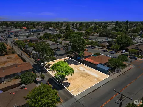 188 N Wall St, Shafter, CA 93263 photo 2