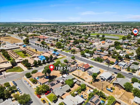 188 N Wall St, Shafter, CA 93263 photo 6