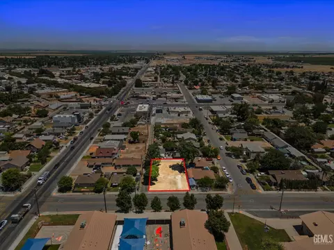 188 N Wall St, Shafter, CA 93263 photo 5