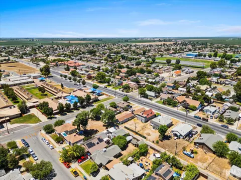 188 N Wall St, Shafter, CA 93263 photo 18