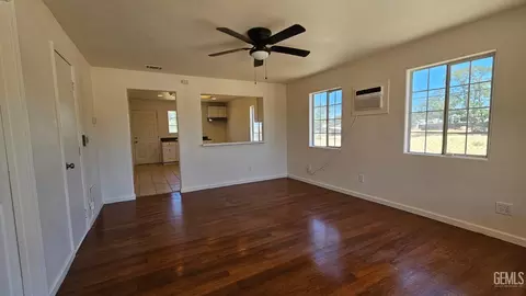 224 Eastern Ave, Taft, CA 93268 photo 2