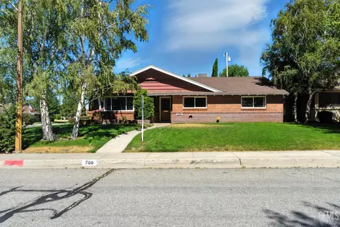 700 Mulberry St, Tehachapi, CA 93561 photo 1