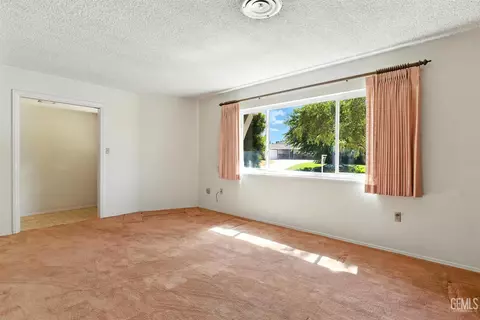700 Mulberry St, Tehachapi, CA 93561 photo 6