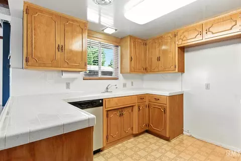 700 Mulberry St, Tehachapi, CA 93561 photo 9