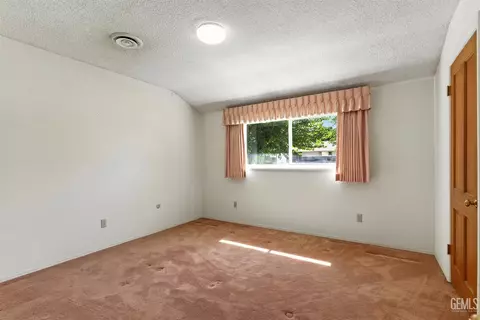 700 Mulberry St, Tehachapi, CA 93561 photo 16