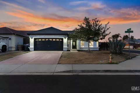 202 Sunny Meadow Dr, Bakersfield, CA 93308
