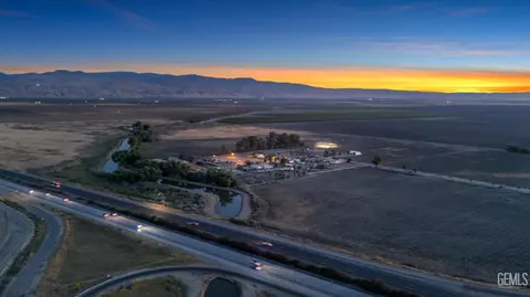 8661 Herring Rd, Bakersfield, CA 93313