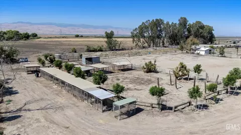 8661 Herring Rd, Bakersfield, CA 93313 photo 54