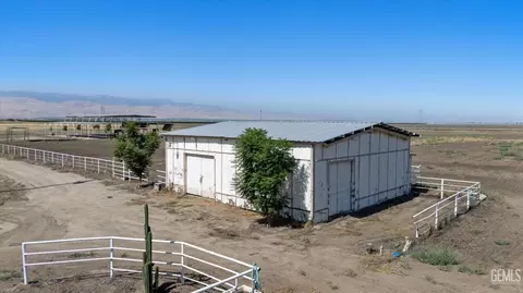 8661 Herring Rd, Bakersfield, CA 93313 photo 64
